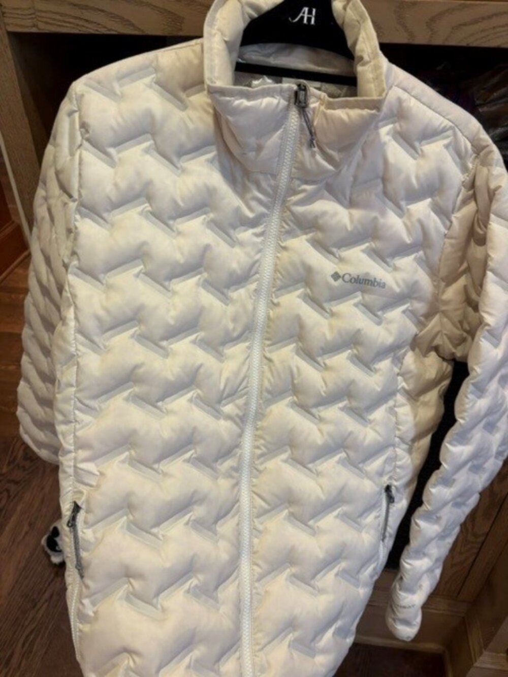 Columbia Delta ridge Down Jacket
